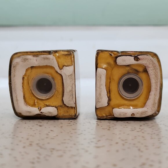 Vintage San Francisco Trolly Cars Salt & Pepper Shakers - Picture 7 of 8